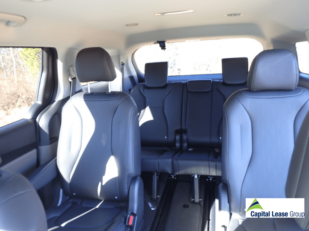 Flexible interior seating in Kia Carnaval minivan
